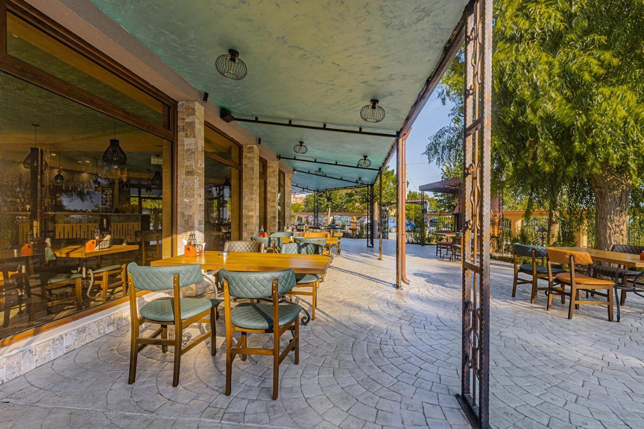 Lecardo Hotel Aheloj Kültér fotó